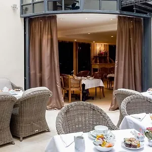 4* Otel Chateaubriand