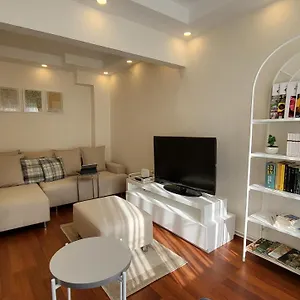 flat-with-bosphorus-view-in-rumelihisar.istanbul-turkeyhotels.com/